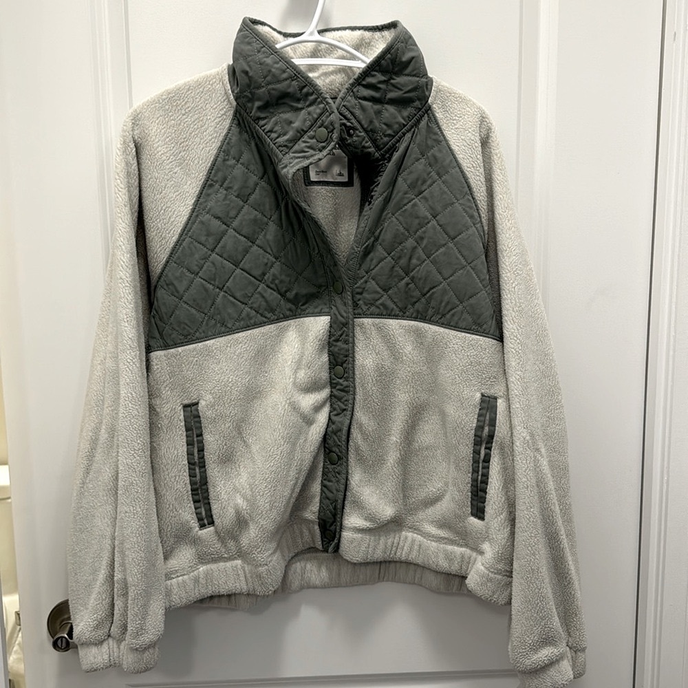Abercrombie & Fitch Teddy Fleece and Quilted Button Up Sweater​​
